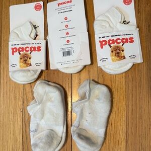 Women’s Pacas White Alpaca Socks Size small / medium fits size 5-8